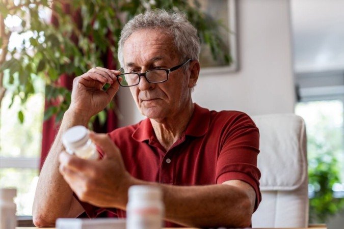 A polifarmácia pode comprometer a saúde e a qualidade de vida de pessoas idosas (Imagem: pikselstock | Shutterstock) - (crédito: EdiCase) A polifarmácia pode comprometer a saúde e a qualidade de vida de pessoas idosas (Imagem: pikselstock | Shutterstock) - (crédito: EdiCase)