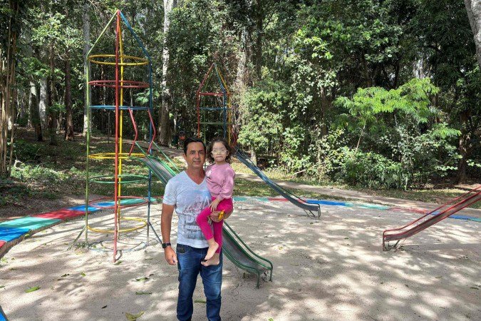Dennis Soares leva a filha, Sofia de Carvalho, toda semana ao parque - (crédito: Leonardo Rodrigues/CB) Dennis Soares leva a filha, Sofia de Carvalho, toda semana ao parque - (crédito: Leonardo Rodrigues/CB)