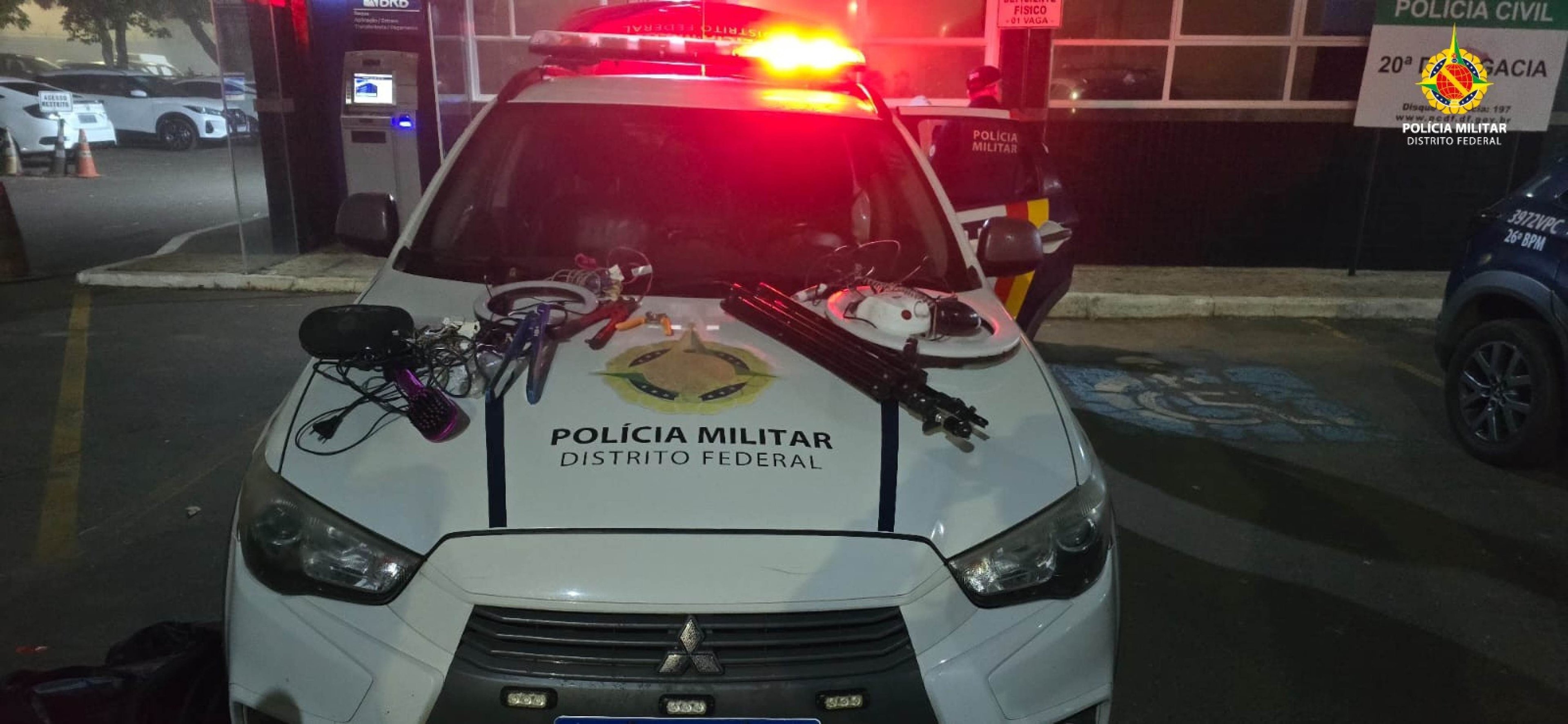 Dupla é presa por furtar salão de beleza durante a madrugada em Santa Maria