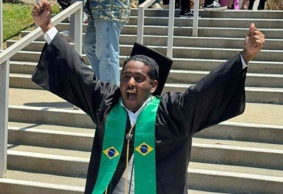O recém-formado Fred Ramon é filho de faxineira e o primeiro da família a cursar ensino superior -  (crédito: Arquivo Pessoal)