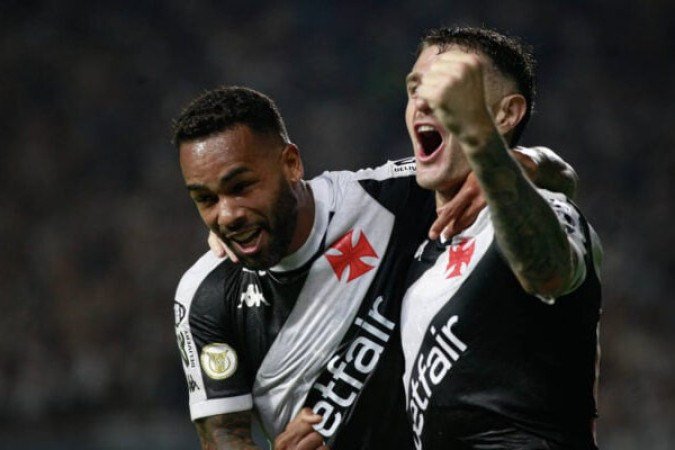 ALEX TEIXEIRA - Assim que entrou, obrigou o goleiro Ceiton a fazer boa defesa. Mas parou por aí. Dessa vez, não pode ser responsabilizado. NOTA 5,0 - Foto: Matheus Lima/Vasco