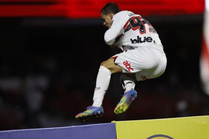 LUCCA - Entrou no lugar de Wendell e melhorou o São Paulo, com boa movimentação e boa finalização -  Rubens Chiri / São Paulo FC