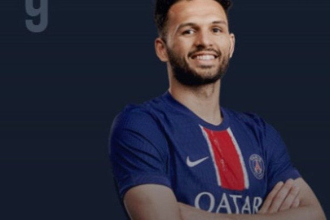 GONÇALO RAMOS – Outro que entrou aos 38 da etapa final, no lugar de Kvaratskhelia. Teve apenas um lance de destaque no pouco tempo em campo. NOTA 6,0. Foto: Divulgação PSG