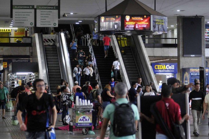 De 9h às 15h, serviços como exames de DNA, reconhecimento de paternidade, orientação sobre pensão alimentícia, saúde, assistência social, entre outros, vão ser oferecidos na plataforma superior da Rodoviária do Plano Piloto. - (crédito: Minervino Júnior/CB/D.A.Press) De 9h às 15h, serviços como exames de DNA, reconhecimento de paternidade, orientação sobre pensão alimentícia, saúde, assistência social, entre outros, vão ser oferecidos na plataforma superior da Rodoviária do Plano Piloto. - (crédito: Minervino Júnior/CB/D.A.Press)