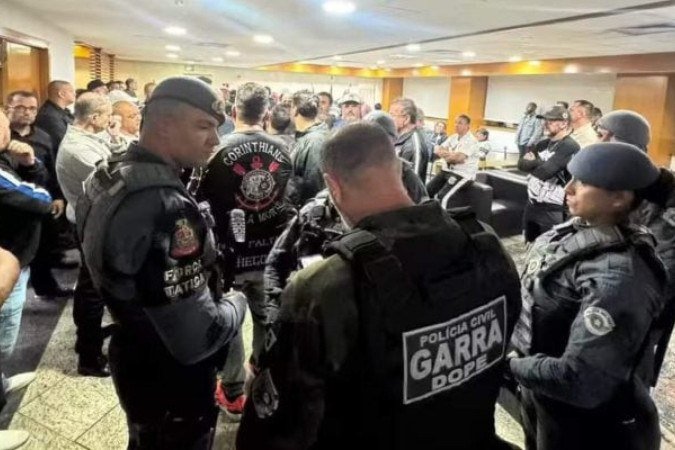 Polícia na sede do Corinthians -  (crédito: Reprodução)