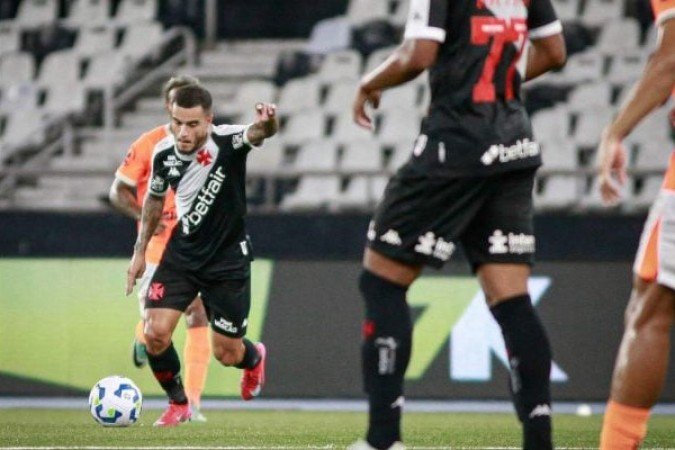 PHILIPPE COUTINHO - Segue devendo em seu retorno ao Vasco. Apesar da qualidade indiscutível, não consegue comandar o setor de criação do Vasco.. NOTA 5,0 - Foto: Matheus Lima/Vasco