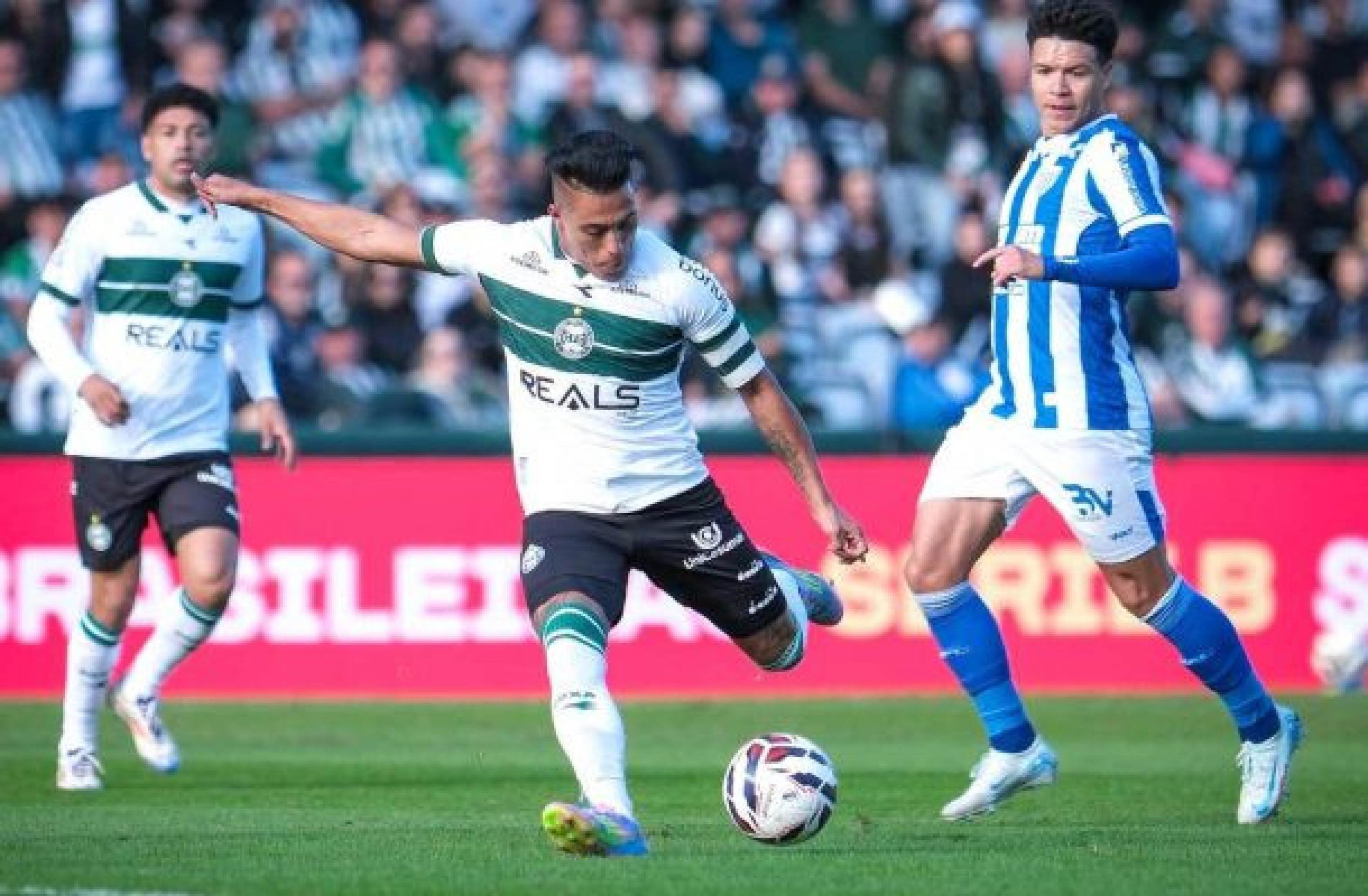 Coritiba vence o Avaí e assume a segunda colocação da Série B do Brasileirão