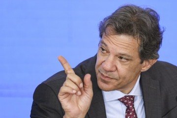 Haddad recebeu do presidente da Câmara um ultimato: em 10 dias, deve apresentar uma proposta que substitua (ou amenize) o aumento do IOF -  (crédito: Marcelo Camargo/Agência Brasil)