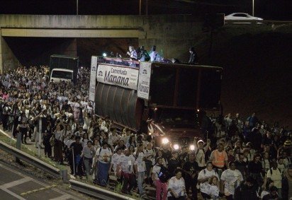  Grupo saiu da Paróquia São Sebastião, no Gama, até a Igrejinha Nossa Senhora de Fátima, na 307/308 Sul -  (crédito: PASCOM da Paróquia São Sebastião do Gama )