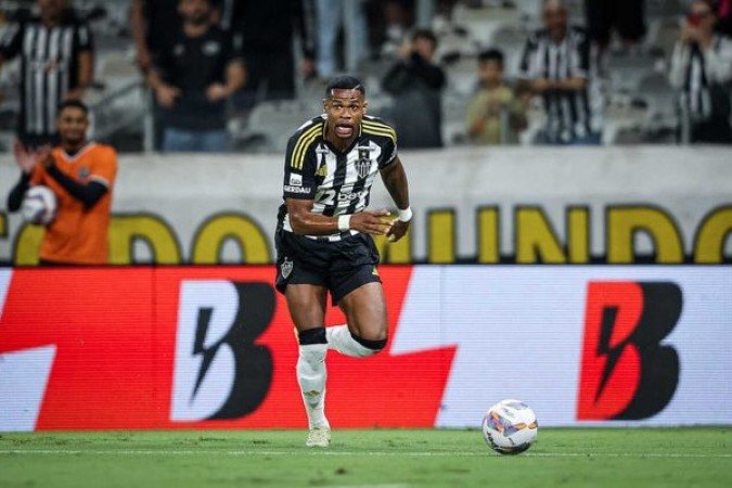 JÚNIOR SANTOS - Entrou desligado e fora do ritmo que o jogo exigia. NOTA 4,0 -  Foto: Pedro Souza / Atlético