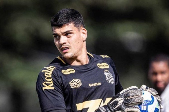 GABRIEL BRAZÃ?O â?? Uma boa intervenÃ§Ã£o em lance de perigo. Mas o lance do gol do Botafogo era de possÃ­vel defesa. NOTA 5,0. Foto: Raul Baretta/ Santos FC