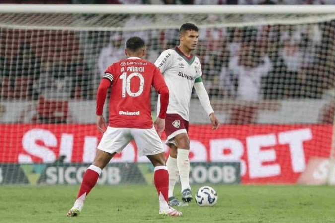 THIAGO SILVA - Atuação segura, com destaque para desarmes e antecipações nas coberturas. NOTA: 6,5. Foto: Lucas Merçon/Fluminense