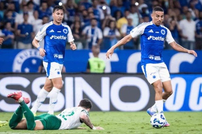 CHRISTIAN – Muito bom aparecendo na marcação e fechando espaços que minaram a criação palmeirense, além de auxiliar o lateral com qualidade. E ainda, quando foi à área, deu a assistência para o segundo gol da Raposa. NOTA 7,0 Foto: Gustavo Aleixo/Cruzeiro