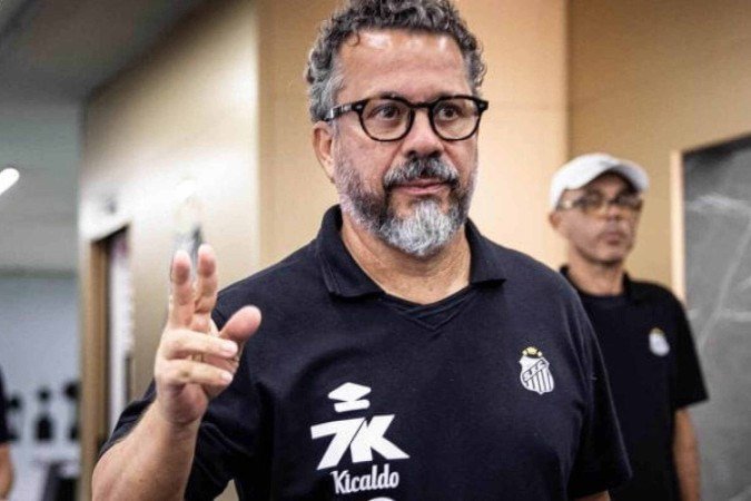 Cleber Xavier acredita que derrota do Santos para o Botafogo foi injusta - (crédito: Foto: Raul Baretta / Santos) Cleber Xavier acredita que derrota do Santos para o Botafogo foi injusta - (crédito: Foto: Raul Baretta / Santos)