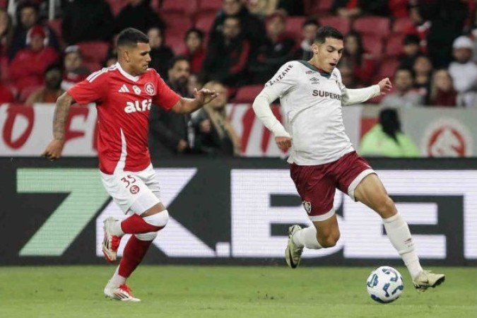SERNA - Com muita entrega e determinação, esbanjou oportunismo ao receber uma bela bola e abrir o placar. NOTA: 7,0. Foto: Lucas Merçon/Fluminense