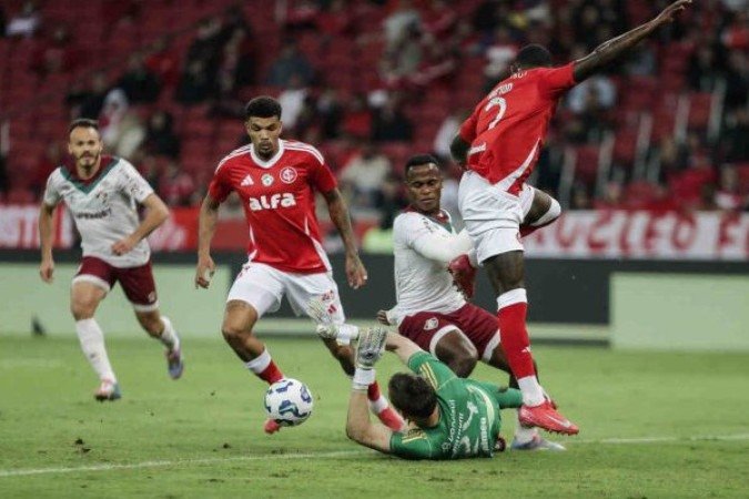 ARIAS - Incomodou bastante o sistema defensivo do adversário, com boa movimentação e infiltrações. NOTA: 6,5. Foto: Lucas Merçon/Fluminense