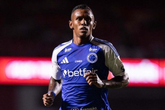 MARQUINHOS  - Entrou na vaga de Matheus Pereira aos 43 da etapa final para fechar o setor esquerdo da defesa. Jogou poucos minutos SEM NOTA. Foto: . Foto: Gustavo Aleixo/Cruzeiro