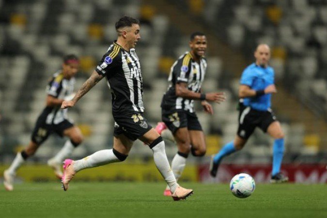 SARAVIA - Entrou bem, praticamente um zagueiro pela direita NOTA 6,0 - Foto: Pedro Souza / AtlÃ©tico