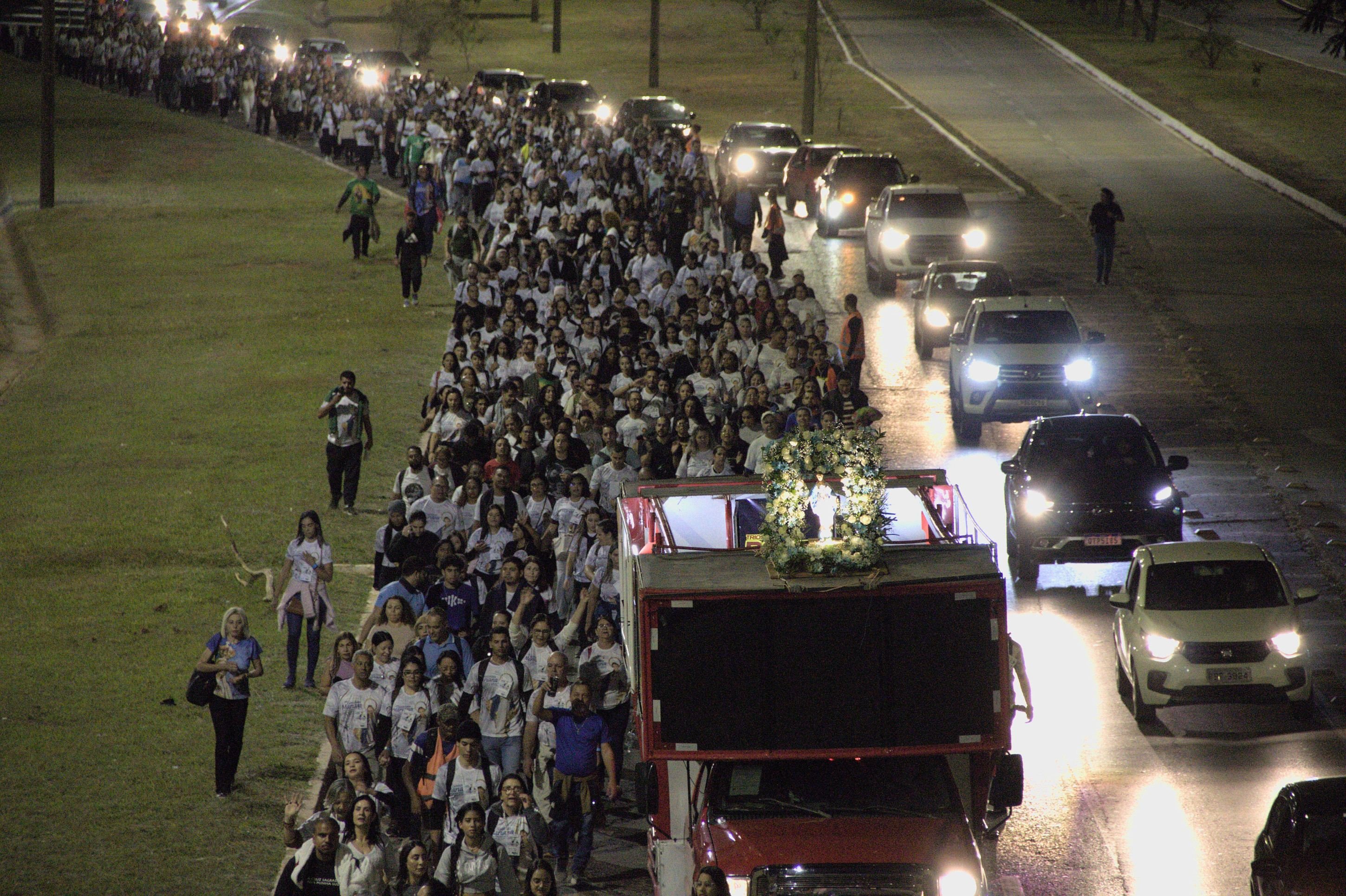 6 mil pessoas participam da 39ª Caminhada Mariana