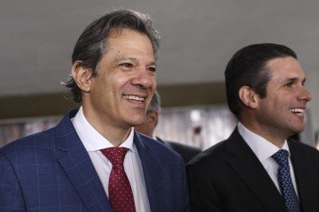 Haddad foi recebido, ontem à noite, pelo presidente da Câmara dos Deputados, Hugo Motta (Republicanos-PB),na Residência Oficial -  (crédito:  Marcelo Camargo/Agência Brasil)