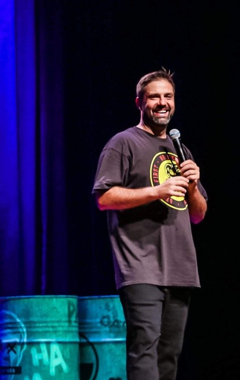 Fábio Rabin apresenta 'Ladeira abaixo' em julho no Teatro da CAESB -  (crédito: Divulgação)
