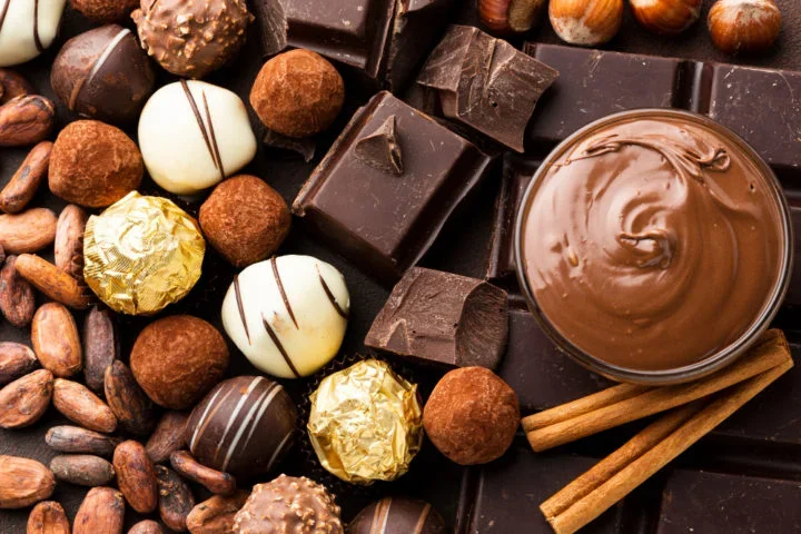 Escassez de cacau torna mais alto o preço do chocolate, doce do qual é principal matéria-prima - (crédito: freepik) Escassez de cacau torna mais alto o preço do chocolate, doce do qual é principal matéria-prima - (crédito: freepik)