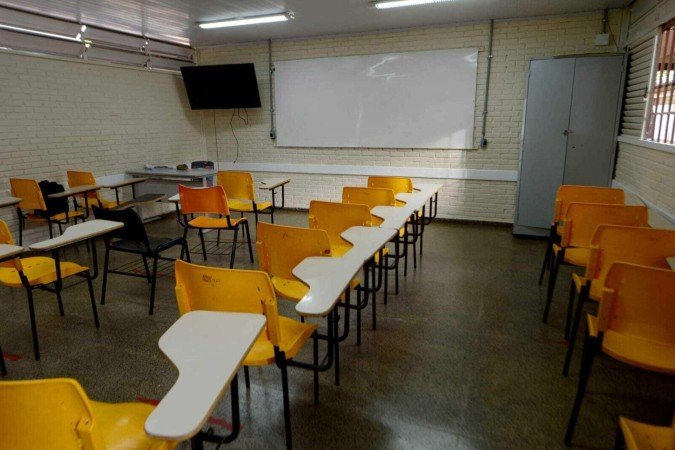 Mesmo com as salas vazias, a escola seguiu de portas abertas para os alunos. - (crédito: Ed.Alves CB/DAPress) Mesmo com as salas vazias, a escola seguiu de portas abertas para os alunos. - (crédito: Ed.Alves CB/DAPress)