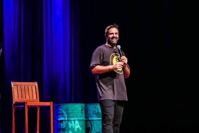 Fábio Rabin apresenta 'Ladeira abaixo' em julho no Teatro da CAESB - (crédito: Divulgação) Fábio Rabin apresenta 'Ladeira abaixo' em julho no Teatro da CAESB - (crédito: Divulgação)