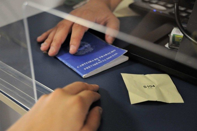 Interessados devem cadastrar o currículo no aplicativo da Carteira de Trabalho Digital ou ir a uma das 14 agências do trabalhador, das 8h às 17h, durante a semana - (crédito: Agência Brasília) Interessados devem cadastrar o currículo no aplicativo da Carteira de Trabalho Digital ou ir a uma das 14 agências do trabalhador, das 8h às 17h, durante a semana - (crédito: Agência Brasília)