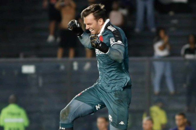 Léo Jardim em ação pelo Vasco; goleiro é titular incontestável - (crédito: Foto: Divulgação/Conmebol) Léo Jardim em ação pelo Vasco; goleiro é titular incontestável - (crédito: Foto: Divulgação/Conmebol)