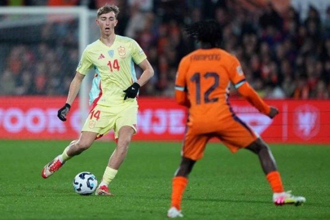 Dean Huijsen estreou pela seleção principal da Espanha nas quartas de final da Liga das Nações - (crédito: Foto: Alex Bierens de Haan/Getty Images) Dean Huijsen estreou pela seleção principal da Espanha nas quartas de final da Liga das Nações - (crédito: Foto: Alex Bierens de Haan/Getty Images)