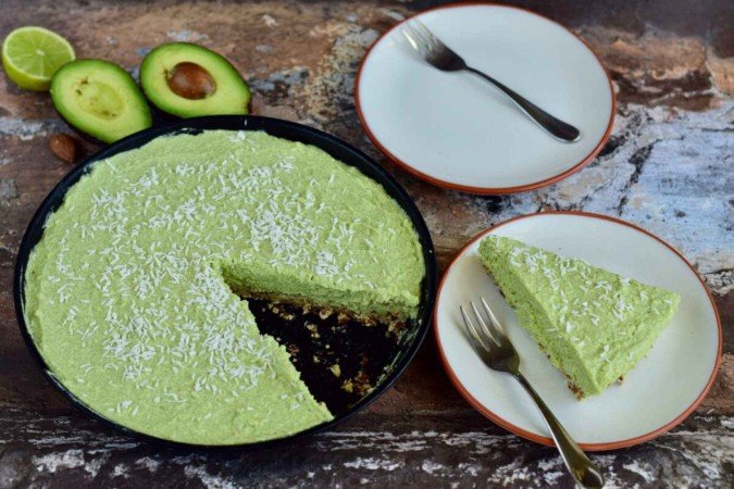 Torta de abacate com amêndoas (Imagem: Amallia Eka | Shutterstock) - (crédito: EdiCase) Torta de abacate com amêndoas (Imagem: Amallia Eka | Shutterstock) - (crédito: EdiCase)