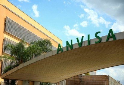 Em outubro, a Anvisa determinou a proibição da manipulação, venda, publicidade e aplicação desses implantes para tais fins após relatos de associações médicas documentarem centenas de complicações decorrentes desse uso. -  (crédito: Marcelo Camargo Agência Brasil )