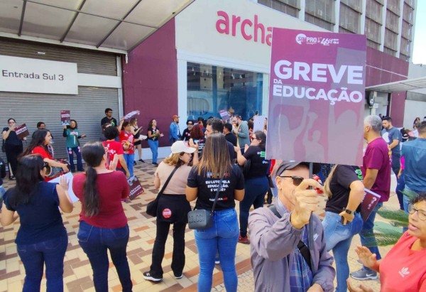 Ed Alves/CB/DA Press