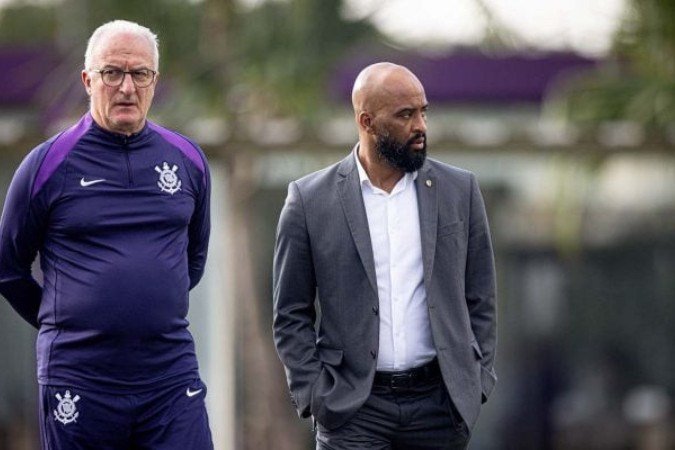 Dorival e Fábio Soldado pensam em reforços de baixo custo - (crédito: Foto: Rodrigo Coca/Agência Corinthians ) Dorival e Fábio Soldado pensam em reforços de baixo custo - (crédito: Foto: Rodrigo Coca/Agência Corinthians )