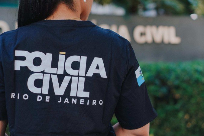 Ao chegarem ao endereço, os agentes encontraram os corpos e liberaram a área para perícia - (crédito: Ascom PC-RJ) Ao chegarem ao endereço, os agentes encontraram os corpos e liberaram a área para perícia - (crédito: Ascom PC-RJ)