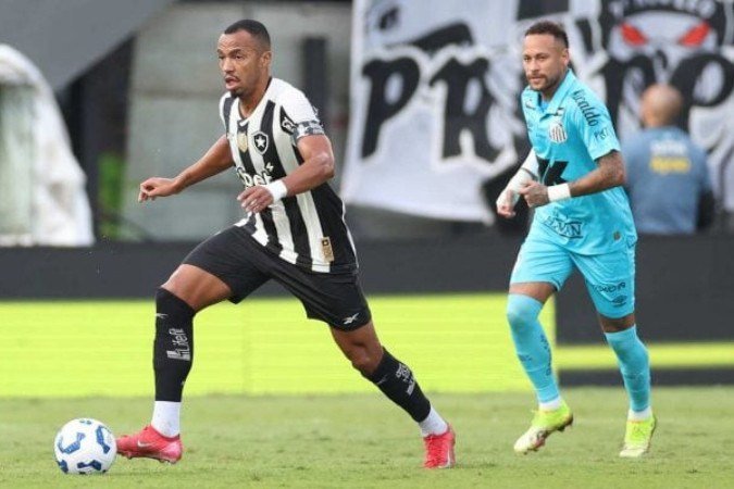 Marlon Freitas em ação com a camisa do Botafogo diante do Santos - (crédito: Foto: Vitor Silva/Botafogo) Marlon Freitas em ação com a camisa do Botafogo diante do Santos - (crédito: Foto: Vitor Silva/Botafogo)