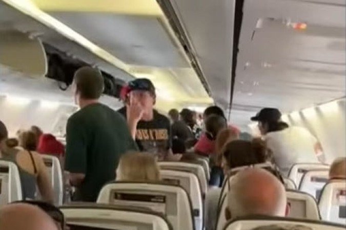 De acordo com o jornal americano The Washington Post, na última segunda-feira (2/6), a nova ação foi revelada por uma circular aprovada pela Direção Geral de Aviação Civil da Turquia - (crédito: reprodução/redes sociais) De acordo com o jornal americano The Washington Post, na última segunda-feira (2/6), a nova ação foi revelada por uma circular aprovada pela Direção Geral de Aviação Civil da Turquia - (crédito: reprodução/redes sociais)