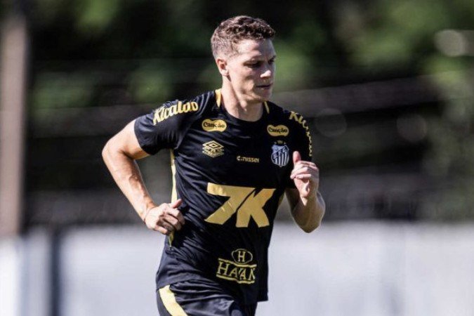 Furch ainda não foi relacionado pelo Santos nesta temporada - (crédito: Foto: Raul Baretta/ Santos FC) Furch ainda não foi relacionado pelo Santos nesta temporada - (crédito: Foto: Raul Baretta/ Santos FC)