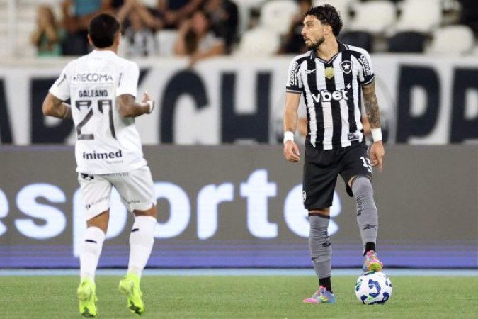 ALEX TELLES - Foi bem seguro defensivamente e pouco exigido durante a partida. No primeiro tempo, foi pouco eficiente. Mas cresceu de produção no segundo tempo e fez um dos gols da partida. NOTA: 6,5