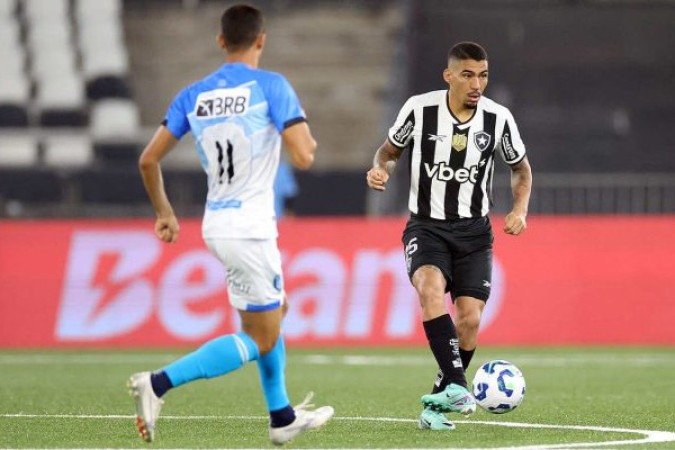 ALLAN - Jogou menos de dez minutos, mas foi bastante participativo e foi eficiente nos passes. Também colaborou bem na defesa. NOTA: 5,5