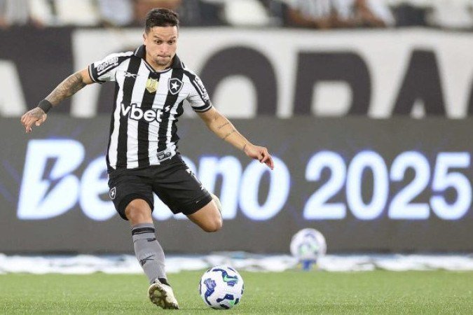 ARTUR - Jogador mais incisivo do Botafogo. Muito perigoso nas ações com a bola, participou da construção das melhores jogadas do time. Acertou uma bola no travessão no primeiro tempo. NOTA: 7,0