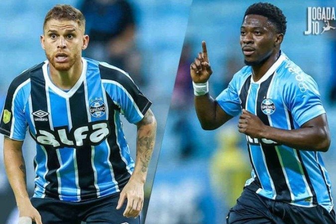 Amuzu (direita) e Cuéllar (esquerda) ainda não conseguiram ter sequências como titulares pelo Grêmio na temporada por histórico de lesões -  (crédito: Fotos: Lucas Uebel / Grêmio FBPA)