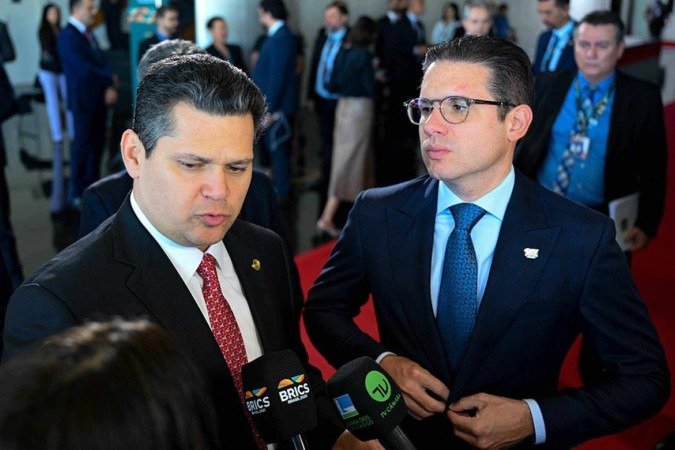 Hugo Motta e Davi Alcolumbre falaram com a imprensa pouco antes de receber as delegações do Brics - (crédito: Edilson Rodrigues/Agência Senado ) Hugo Motta e Davi Alcolumbre falaram com a imprensa pouco antes de receber as delegações do Brics - (crédito: Edilson Rodrigues/Agência Senado )
