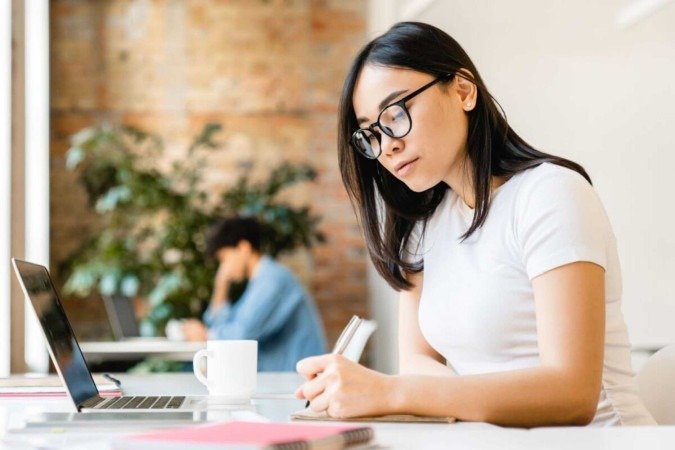 A redação da Fuvest traz mudanças para o exame desse ano (Imagem: Inside Creative House | Shutterstock) - (crédito: EdiCase) A redação da Fuvest traz mudanças para o exame desse ano (Imagem: Inside Creative House | Shutterstock) - (crédito: EdiCase)
