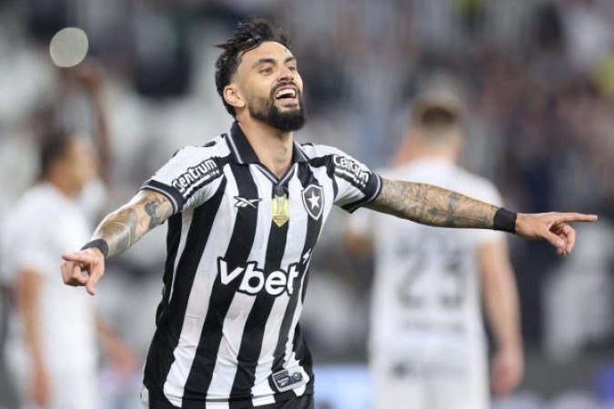 MASTRIANI - Não teve muitas oportunidades e teve dificuldades para encontrar espaços, mas mostrou oportunismo para marcar o primeiro gol da partida. NOTA: 6,5