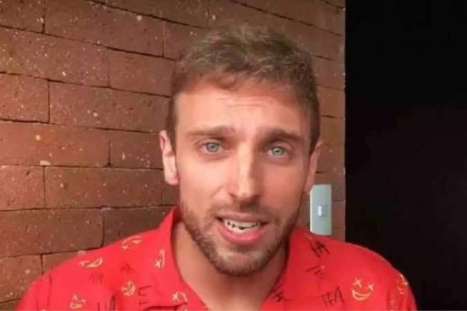 Mesmo condenado, Léo Lins continua lotando teatro fazendo piadas sobre minorias - (crédito: Reprodução Insatgram) Mesmo condenado, Léo Lins continua lotando teatro fazendo piadas sobre minorias - (crédito: Reprodução Insatgram)