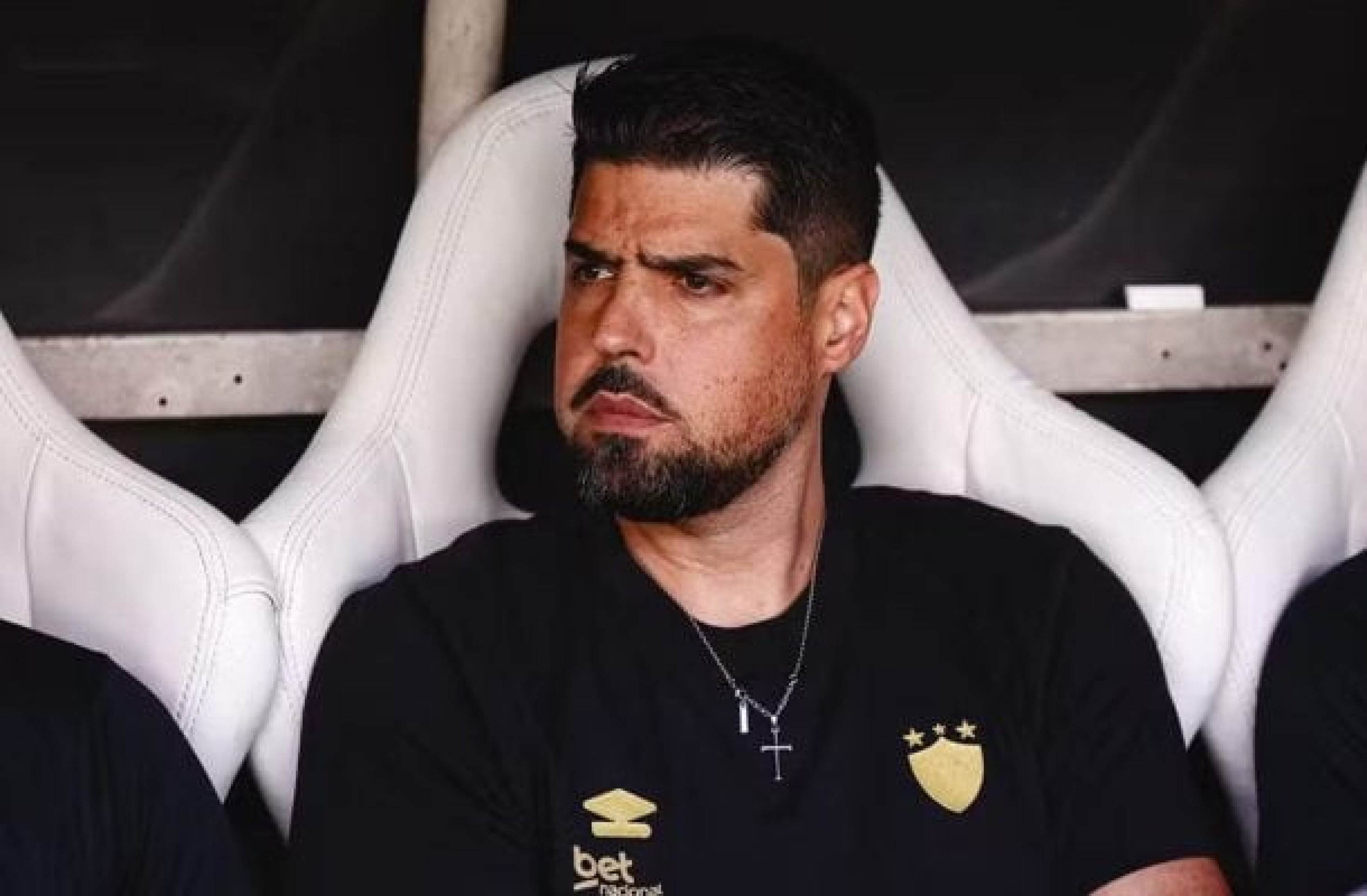 Sport comunica demissão do técnico António Oliveira