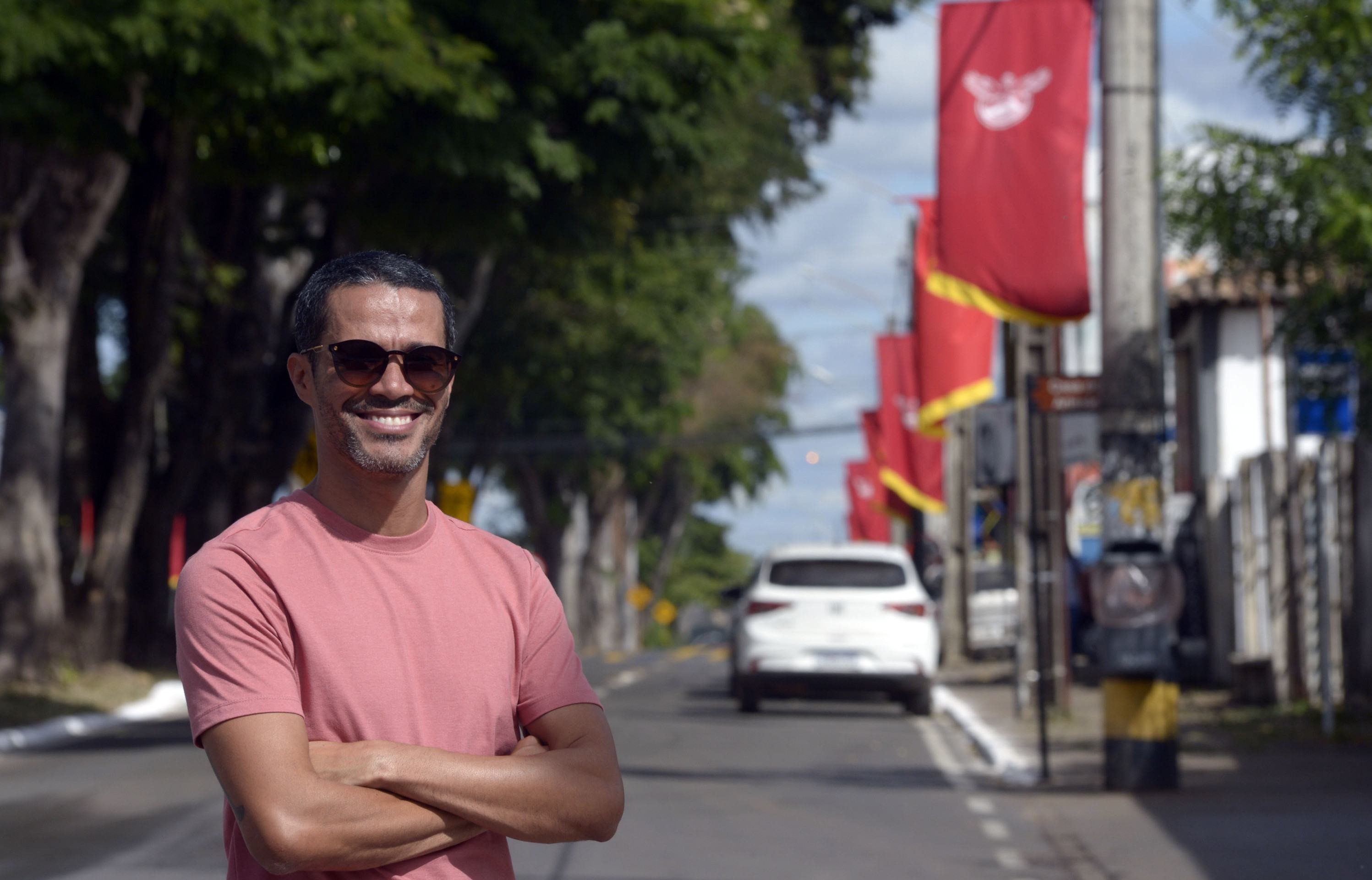  05/06/2025 Crédito: Marcelo Ferreira/CB/D.A Press. Brasil. Brasília - DF - Planaltina-DF. Preparativos para a festa do Divino. Leandro Lira, diretor artistico.