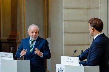 Em Paris, Lula pede para Macron 'abrir o coração' e endossar a  do acordo de livre comércio, mas não tem muito sucesso -  (crédito: Ricardo Stuckert / PR)